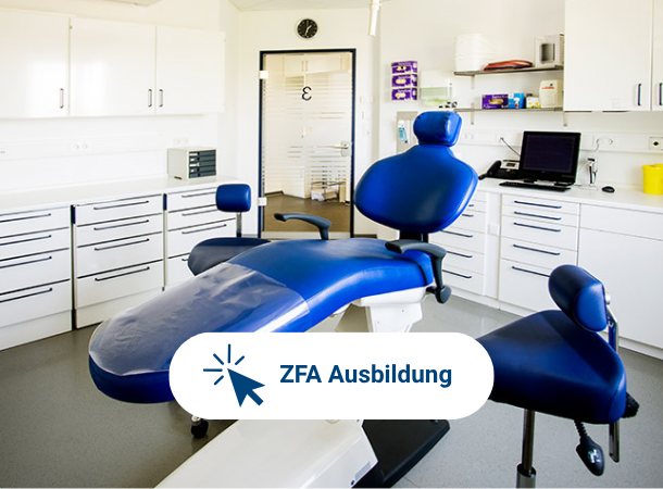 Behandlungszimmer mit blauem Behandlungsstuhl